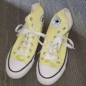 Converse shoes Like new size 7